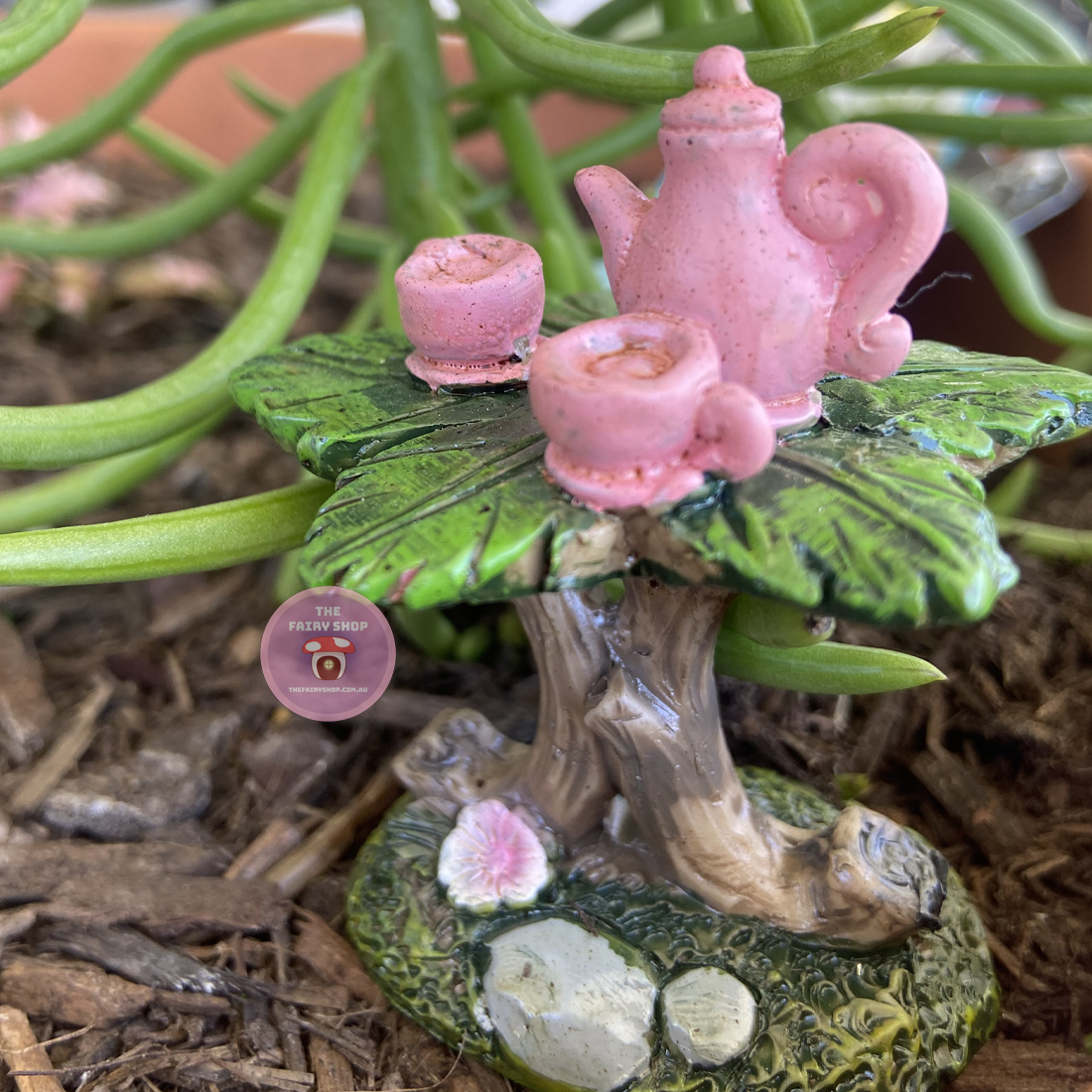 Mini Fairy Garden Leaf Tea Table Pink